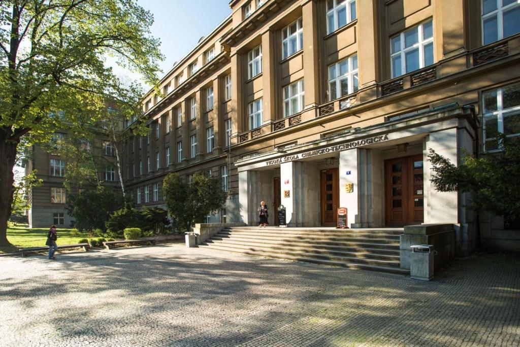 Đại học Công nghệ hóa Praha, Séc